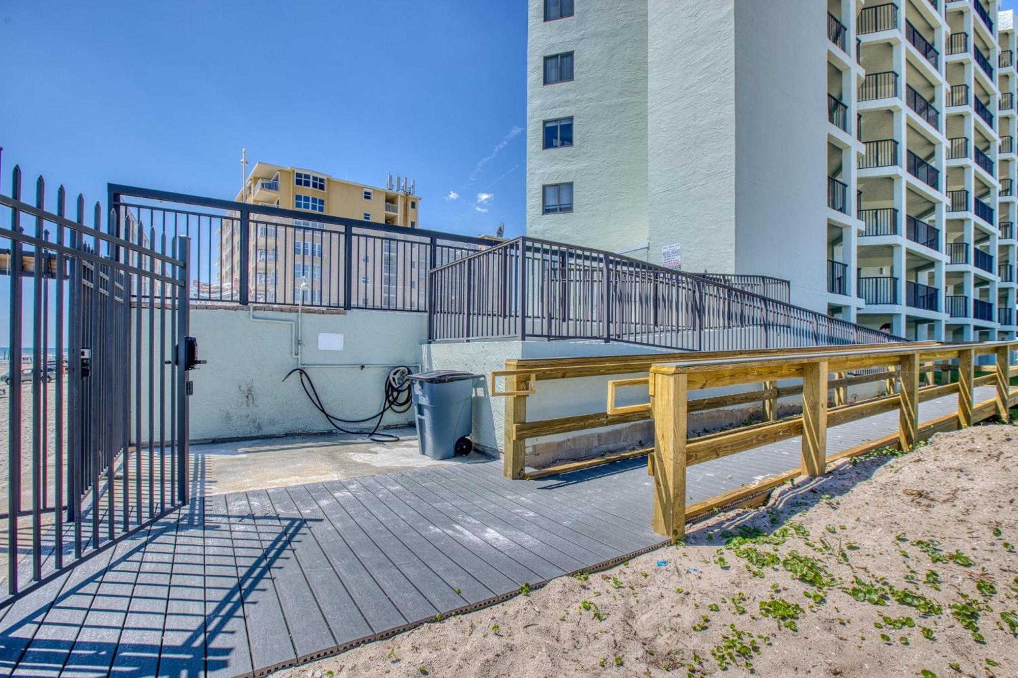 Ocean View With A Beachfront Pool At Ocean Trillium Condo ~ 602 New Smyrna Beach Eksteriør bilde